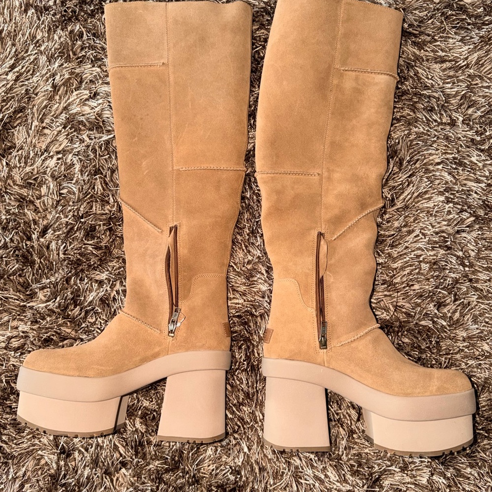 UGG New Heights Platform Xtra Boot - Picture 2 of 4